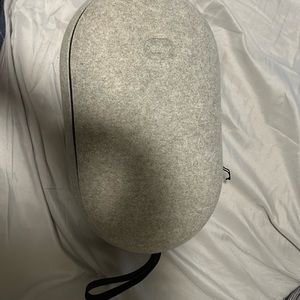 Oculus Quest 2 with Case and 10ft charging cord and charger box